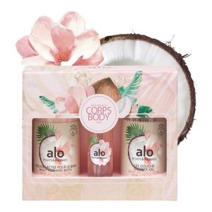 FRUITS & PASSION BODYCARE TRIO PINK COCONUT - BNIB
